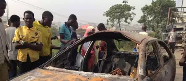 Trailer fire along Lagos-Ibadan Expressway burns vehicles, leaves commuters stranded